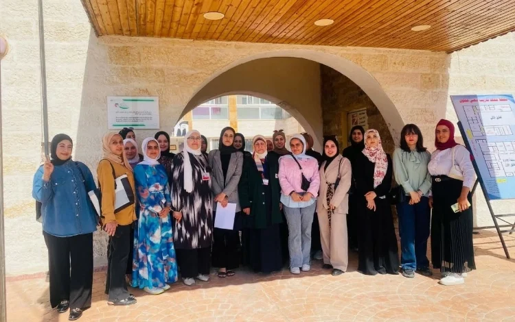 اختتام دورة “فنون التجميل” في مركز شباب وشابات عنجرة النموذجي