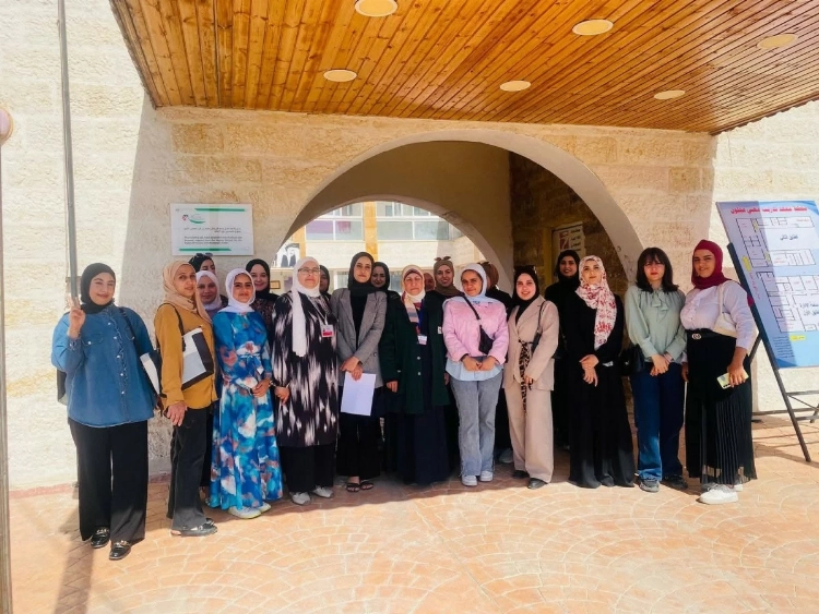اختتام دورة “فنون التجميل” في مركز شباب وشابات عنجرة النموذجي